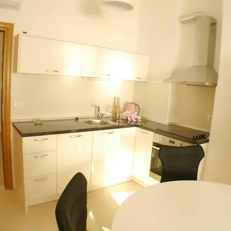 Apartment Ivan Makarska