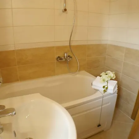 Ivan Apartment *